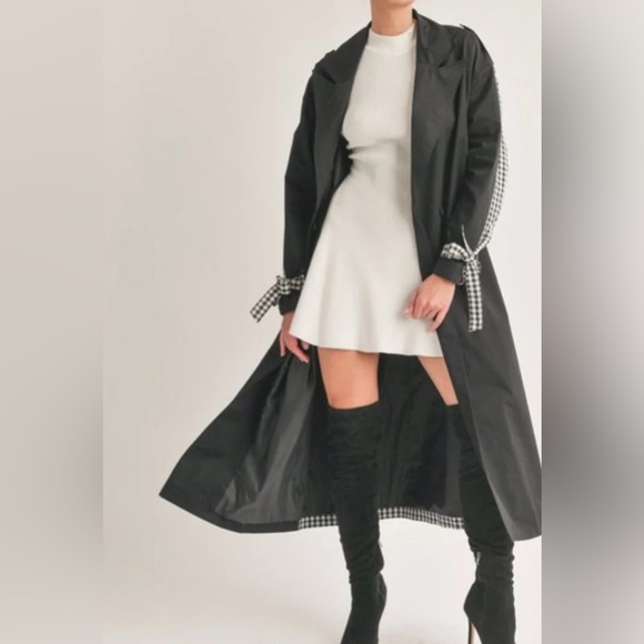 Klesis Jackets & Blazers - klesis Elegant Black Trench Coat with Gingham Accents M/L